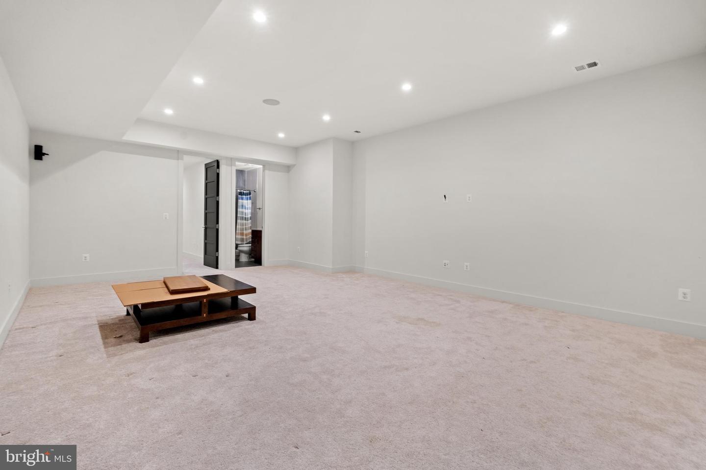 3546 N UTAH ST, ARLINGTON, Virginia 22207, 5 Bedrooms Bedrooms, ,4 BathroomsBathrooms,Residential,For sale,3546 N UTAH ST,VAAR2057244 MLS # VAAR2057244