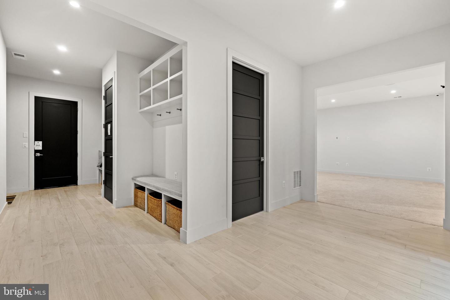 3546 N UTAH ST, ARLINGTON, Virginia 22207, 5 Bedrooms Bedrooms, ,4 BathroomsBathrooms,Residential,For sale,3546 N UTAH ST,VAAR2057244 MLS # VAAR2057244
