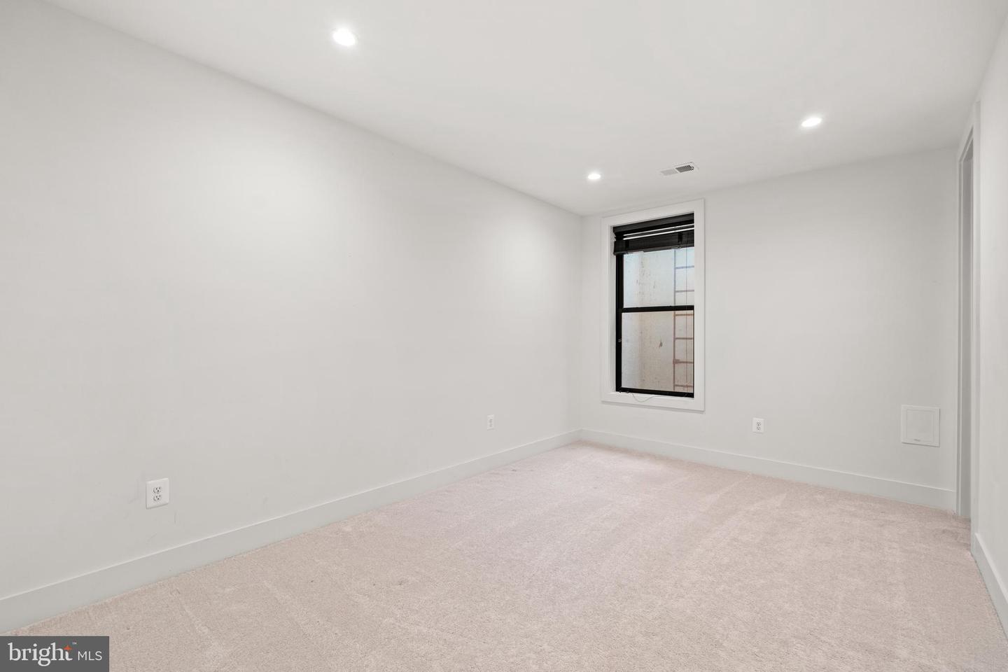 3546 N UTAH ST, ARLINGTON, Virginia 22207, 5 Bedrooms Bedrooms, ,4 BathroomsBathrooms,Residential,For sale,3546 N UTAH ST,VAAR2057244 MLS # VAAR2057244