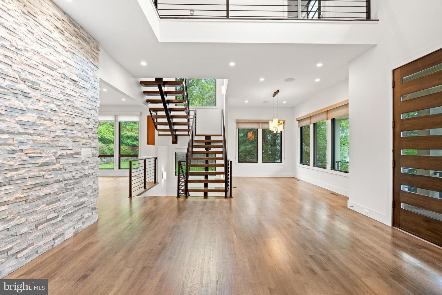 3546 N UTAH ST, ARLINGTON, Virginia 22207, 5 Bedrooms Bedrooms, ,4 BathroomsBathrooms,Residential,For sale,3546 N UTAH ST,VAAR2057244 MLS # VAAR2057244