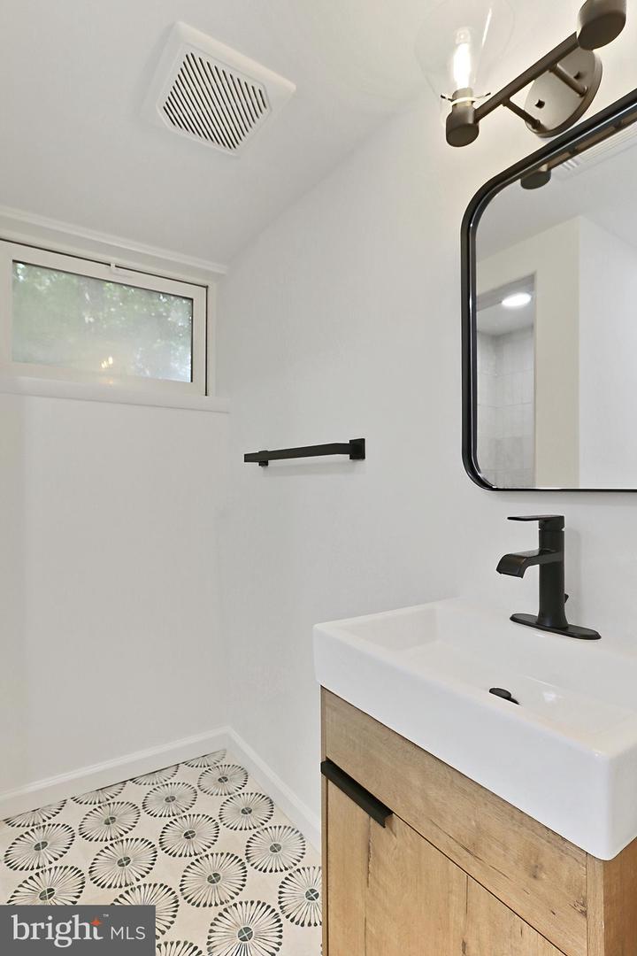 10621 OLD COLCHESTER RD, LORTON, Virginia 22079, 3 Bedrooms Bedrooms, ,2 BathroomsBathrooms,Residential,For sale,10621 OLD COLCHESTER RD,VAFX2239520 MLS # VAFX2239520