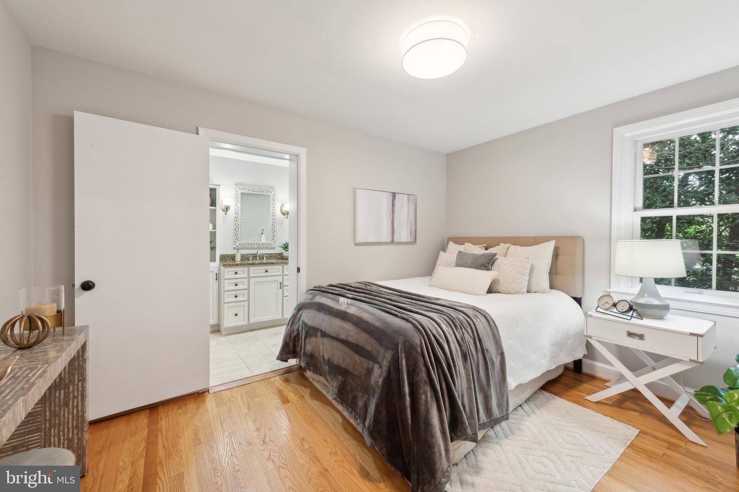 618 S QUINCY ST, ARLINGTON, Virginia 22204, 3 Bedrooms Bedrooms, ,3 BathroomsBathrooms,Residential,For sale,618 S QUINCY ST,VAAR2057252 MLS # VAAR2057252