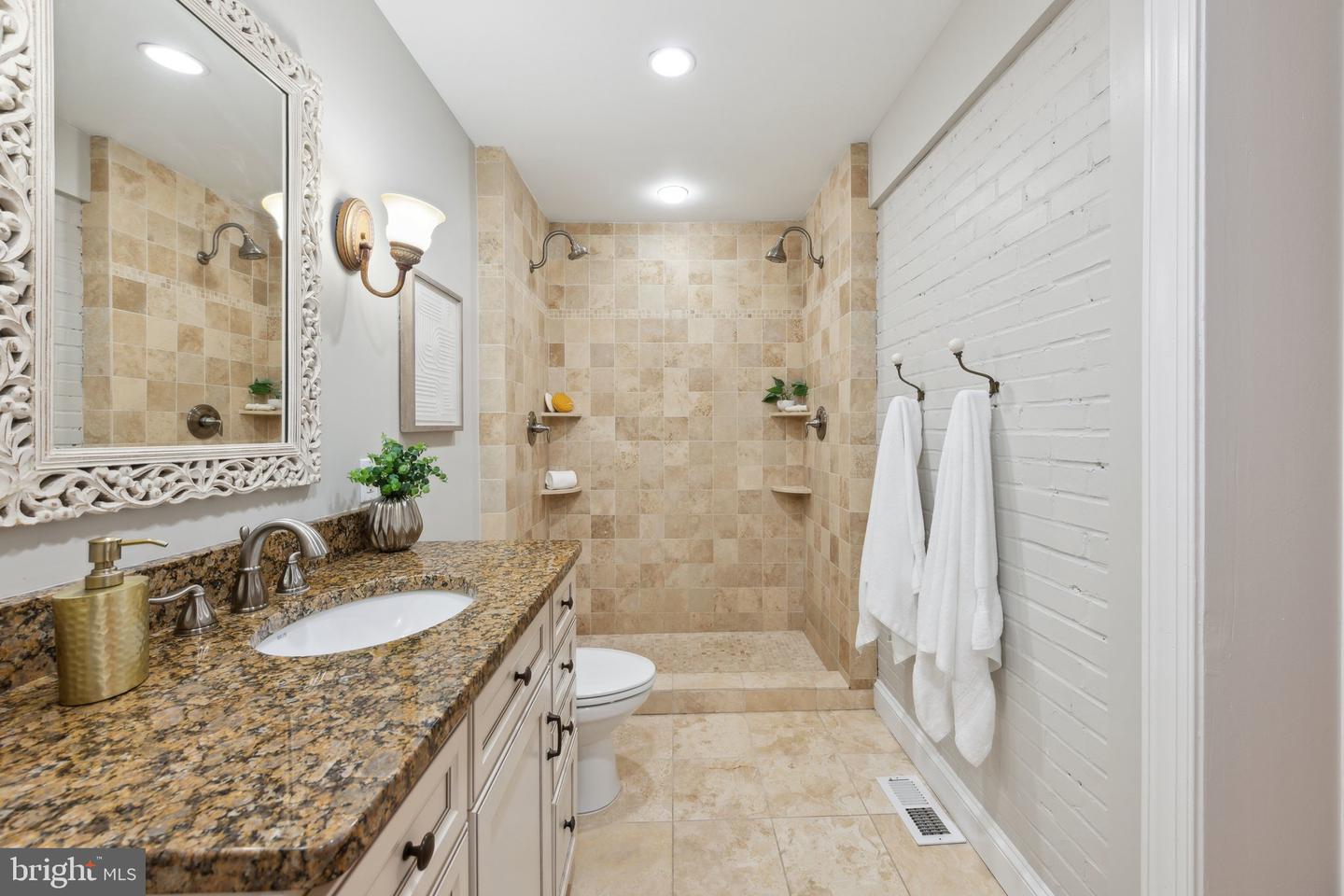 618 S QUINCY ST, ARLINGTON, Virginia 22204, 3 Bedrooms Bedrooms, ,3 BathroomsBathrooms,Residential,For sale,618 S QUINCY ST,VAAR2057252 MLS # VAAR2057252
