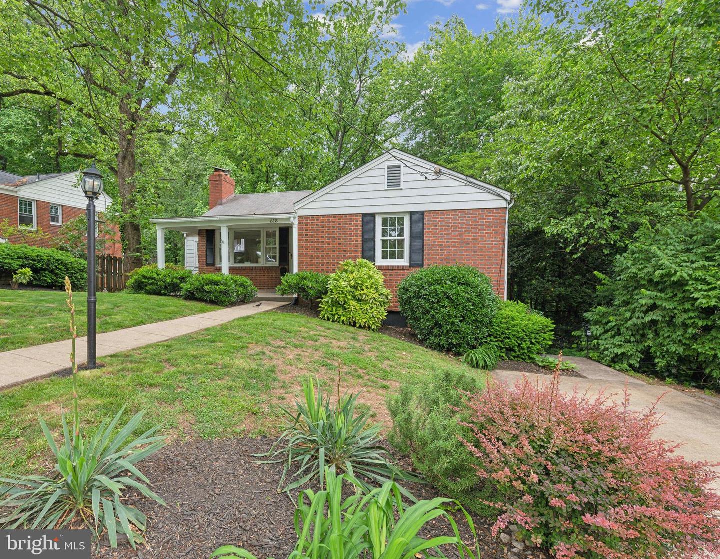 618 S QUINCY ST, ARLINGTON, Virginia 22204, 3 Bedrooms Bedrooms, ,3 BathroomsBathrooms,Residential,For sale,618 S QUINCY ST,VAAR2057252 MLS # VAAR2057252
