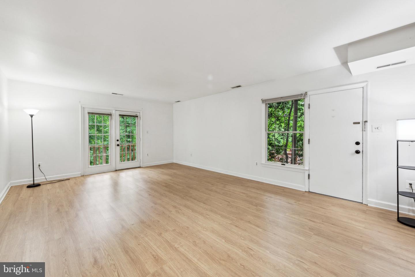 618 S QUINCY ST, ARLINGTON, Virginia 22204, 3 Bedrooms Bedrooms, ,3 BathroomsBathrooms,Residential,For sale,618 S QUINCY ST,VAAR2057252 MLS # VAAR2057252