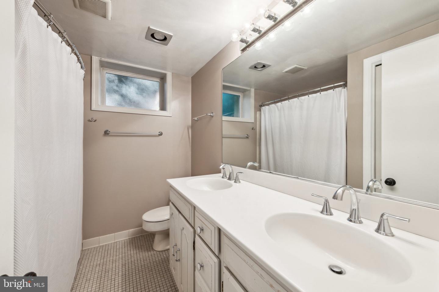 618 S QUINCY ST, ARLINGTON, Virginia 22204, 3 Bedrooms Bedrooms, ,3 BathroomsBathrooms,Residential,For sale,618 S QUINCY ST,VAAR2057252 MLS # VAAR2057252