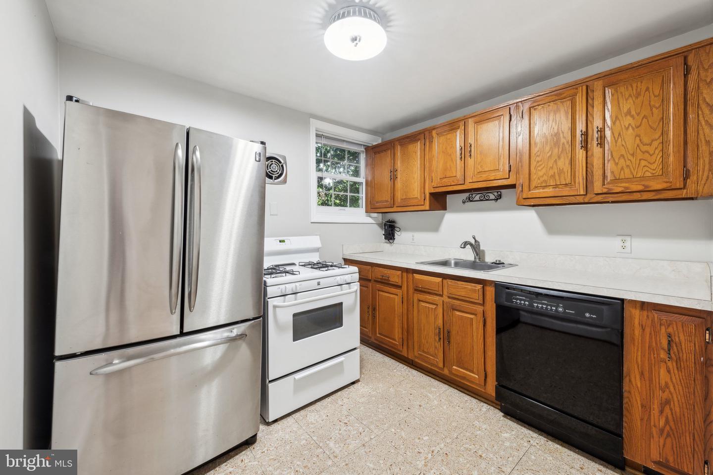 618 S QUINCY ST, ARLINGTON, Virginia 22204, 3 Bedrooms Bedrooms, ,3 BathroomsBathrooms,Residential,For sale,618 S QUINCY ST,VAAR2057252 MLS # VAAR2057252