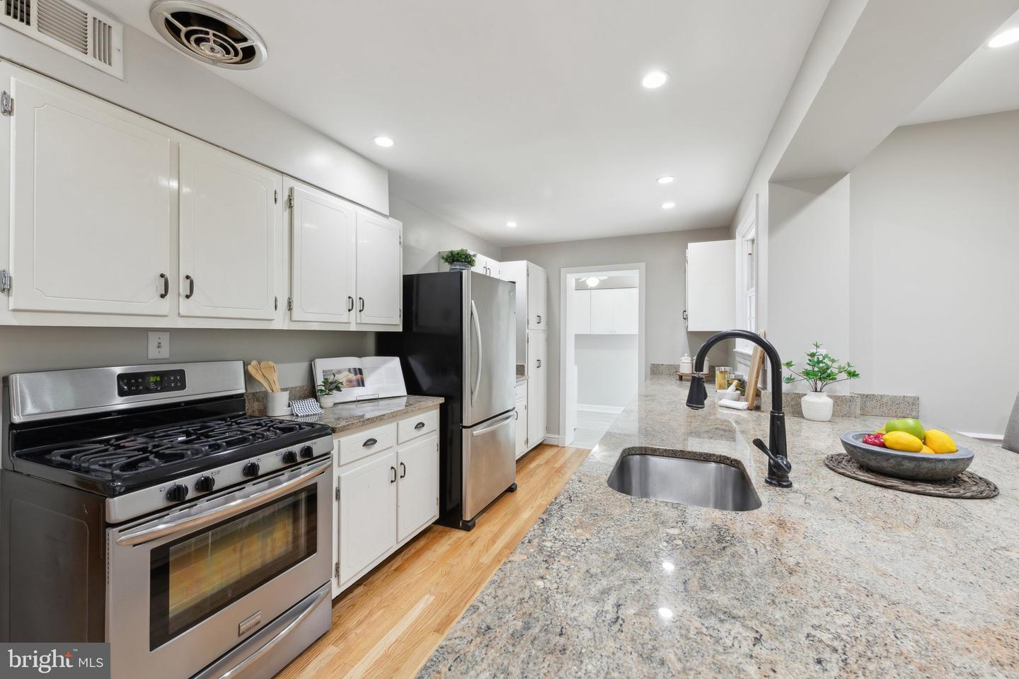 618 S QUINCY ST, ARLINGTON, Virginia 22204, 3 Bedrooms Bedrooms, ,3 BathroomsBathrooms,Residential,For sale,618 S QUINCY ST,VAAR2057252 MLS # VAAR2057252