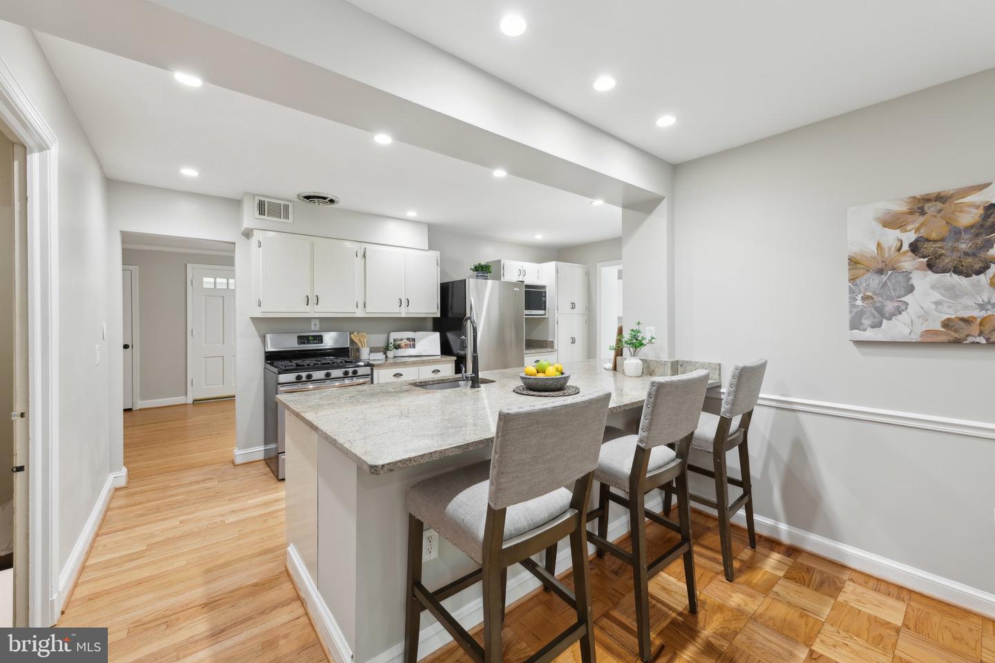 618 S QUINCY ST, ARLINGTON, Virginia 22204, 3 Bedrooms Bedrooms, ,3 BathroomsBathrooms,Residential,For sale,618 S QUINCY ST,VAAR2057252 MLS # VAAR2057252