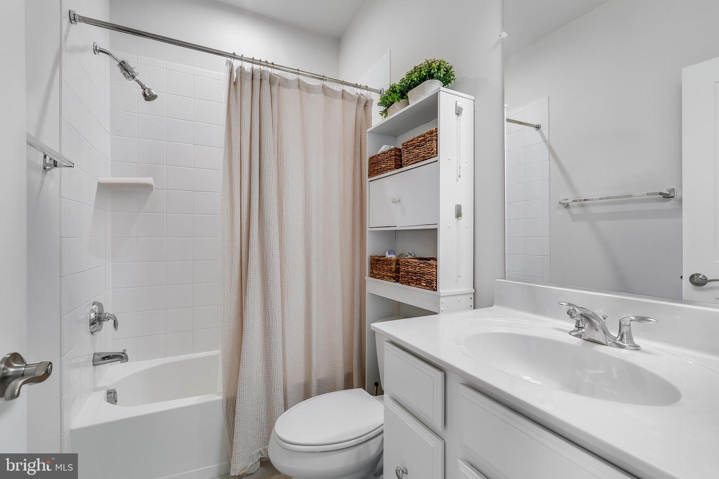 308 BODEGA TER SE, LEESBURG, Virginia 20175, 4 Bedrooms Bedrooms, ,3 BathroomsBathrooms,Residential,For sale,308 BODEGA TER SE,VALO2095998 MLS # VALO2095998