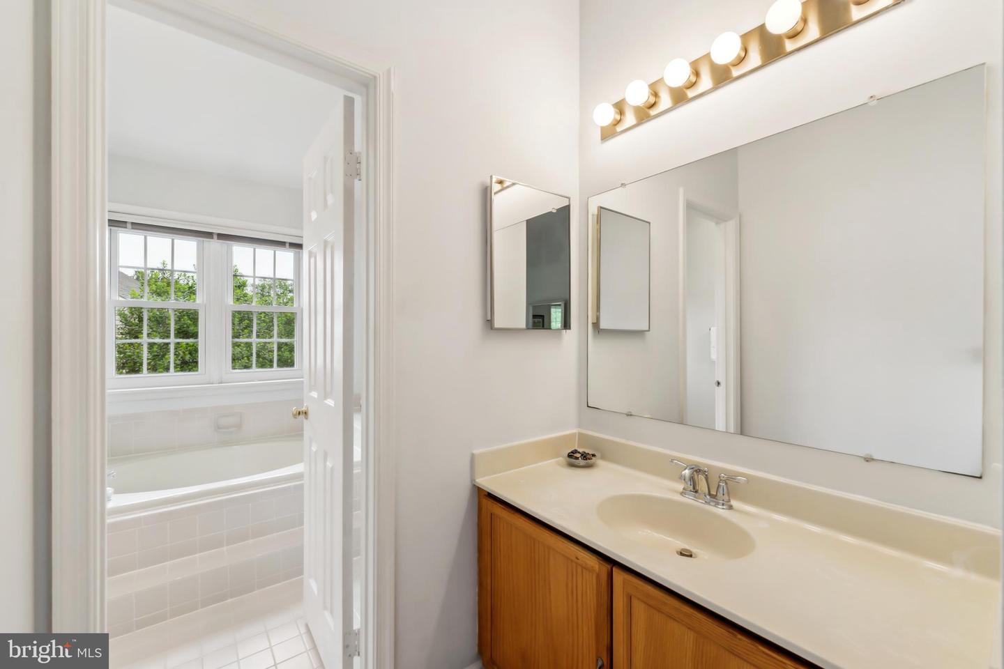 1276 MASON MILL CT, HERNDON, Virginia 20170, 4 Bedrooms Bedrooms, ,3 BathroomsBathrooms,Residential,For sale,1276 MASON MILL CT,VAFX2239698 MLS # VAFX2239698