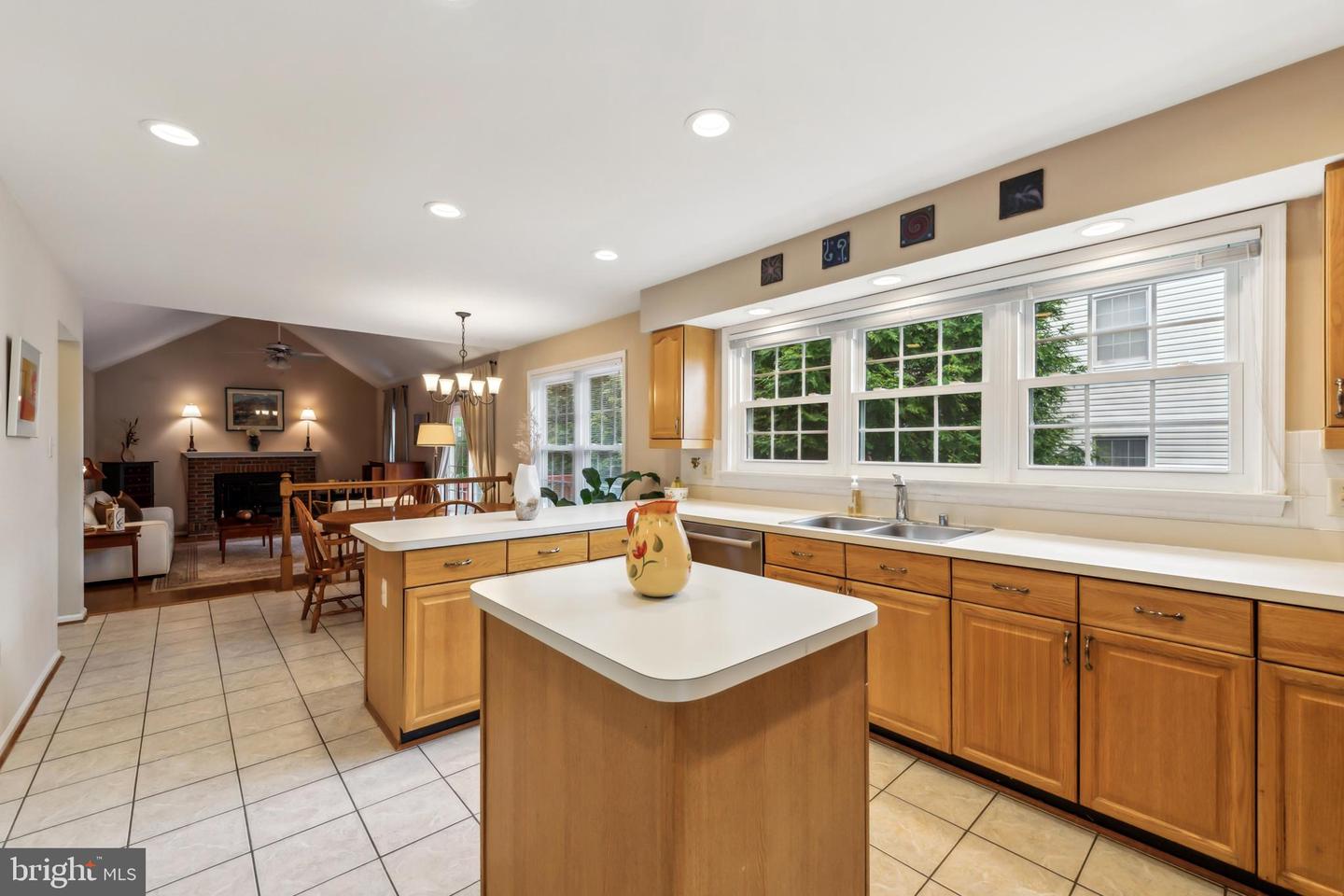 1276 MASON MILL CT, HERNDON, Virginia 20170, 4 Bedrooms Bedrooms, ,3 BathroomsBathrooms,Residential,For sale,1276 MASON MILL CT,VAFX2239698 MLS # VAFX2239698