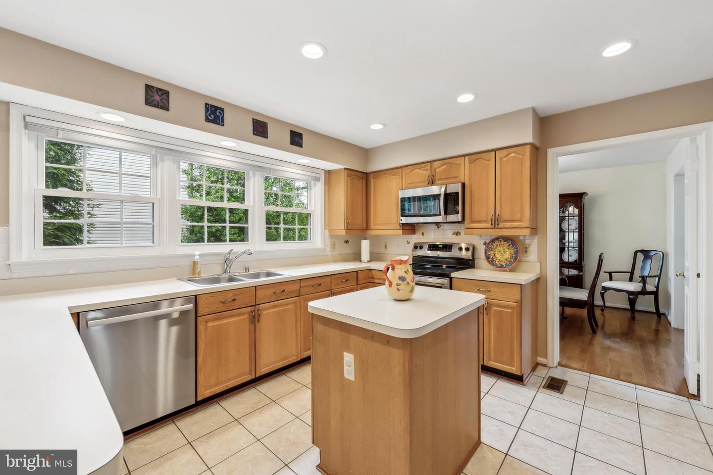 1276 MASON MILL CT, HERNDON, Virginia 20170, 4 Bedrooms Bedrooms, ,3 BathroomsBathrooms,Residential,For sale,1276 MASON MILL CT,VAFX2239698 MLS # VAFX2239698