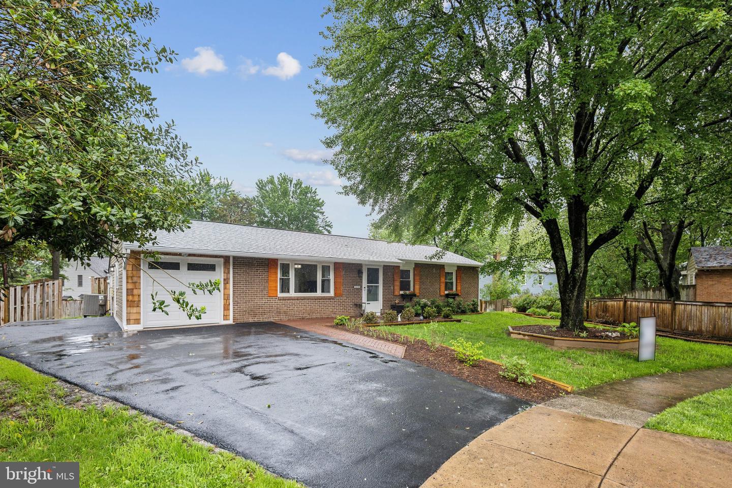 1250 REDWOOD CT, HERNDON, Virginia 20170, 3 Bedrooms Bedrooms, ,2 BathroomsBathrooms,Residential,For sale,1250 REDWOOD CT,VAFX2239714 MLS # VAFX2239714