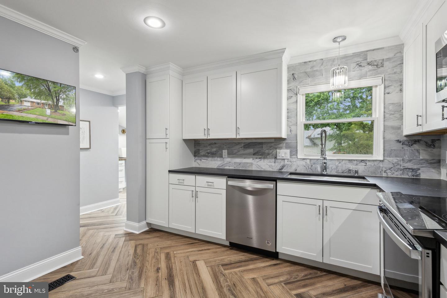 1250 REDWOOD CT, HERNDON, Virginia 20170, 3 Bedrooms Bedrooms, ,2 BathroomsBathrooms,Residential,For sale,1250 REDWOOD CT,VAFX2239714 MLS # VAFX2239714