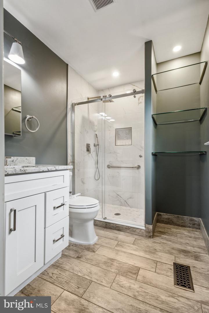 1250 REDWOOD CT, HERNDON, Virginia 20170, 3 Bedrooms Bedrooms, ,2 BathroomsBathrooms,Residential,For sale,1250 REDWOOD CT,VAFX2239714 MLS # VAFX2239714