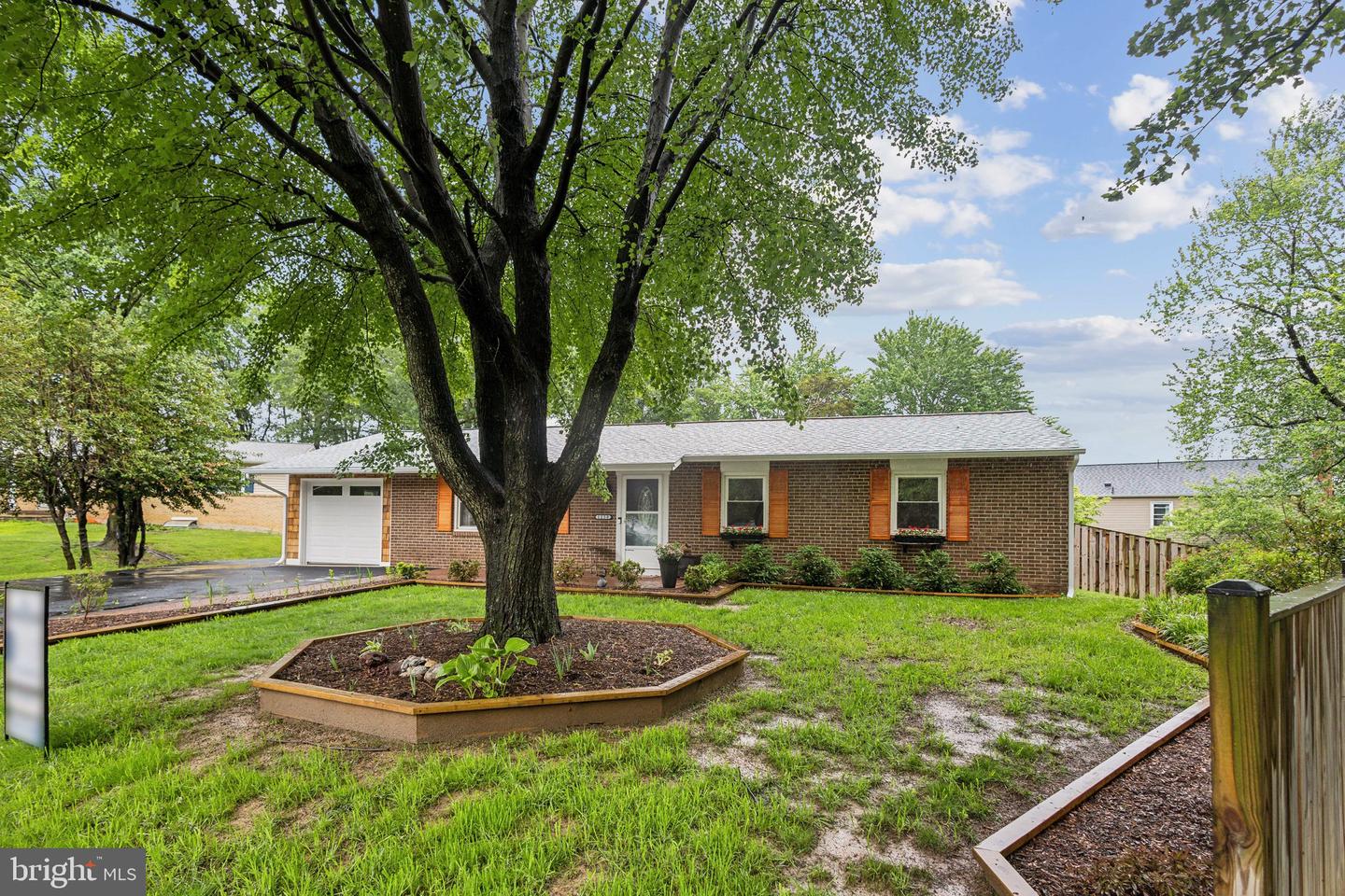 1250 REDWOOD CT, HERNDON, Virginia 20170, 3 Bedrooms Bedrooms, ,2 BathroomsBathrooms,Residential,For sale,1250 REDWOOD CT,VAFX2239714 MLS # VAFX2239714