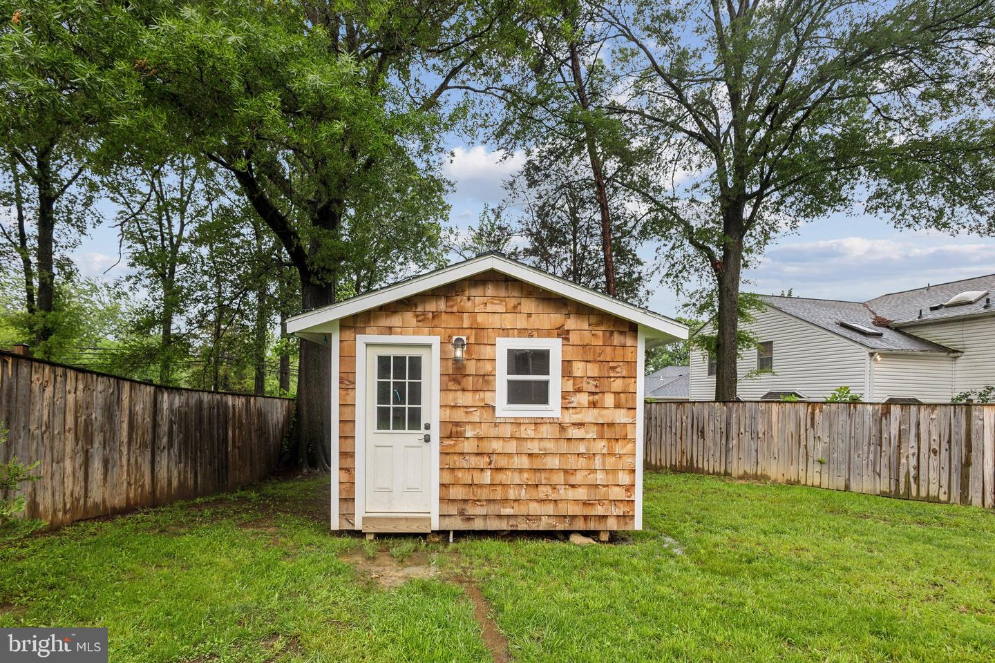 1250 REDWOOD CT, HERNDON, Virginia 20170, 3 Bedrooms Bedrooms, ,2 BathroomsBathrooms,Residential,For sale,1250 REDWOOD CT,VAFX2239714 MLS # VAFX2239714