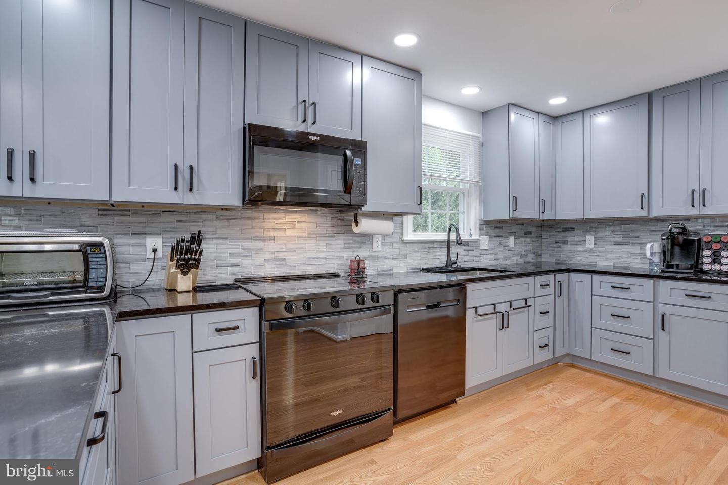 9808 FLINTRIDGE CT, FAIRFAX, Virginia 22032, 4 Bedrooms Bedrooms, ,3 BathroomsBathrooms,Residential,For sale,9808 FLINTRIDGE CT,VAFX2239742 MLS # VAFX2239742