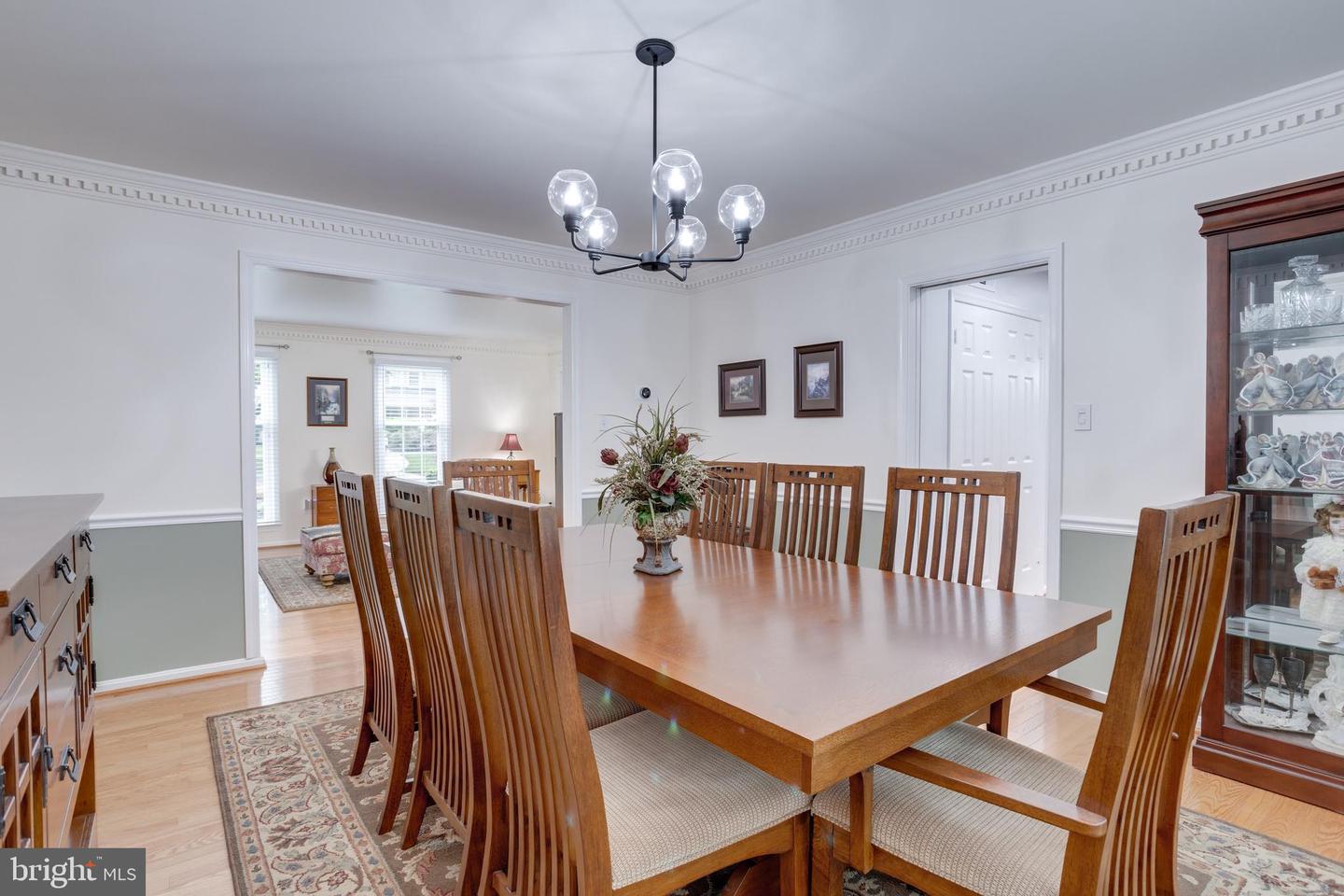 9808 FLINTRIDGE CT, FAIRFAX, Virginia 22032, 4 Bedrooms Bedrooms, ,3 BathroomsBathrooms,Residential,For sale,9808 FLINTRIDGE CT,VAFX2239742 MLS # VAFX2239742