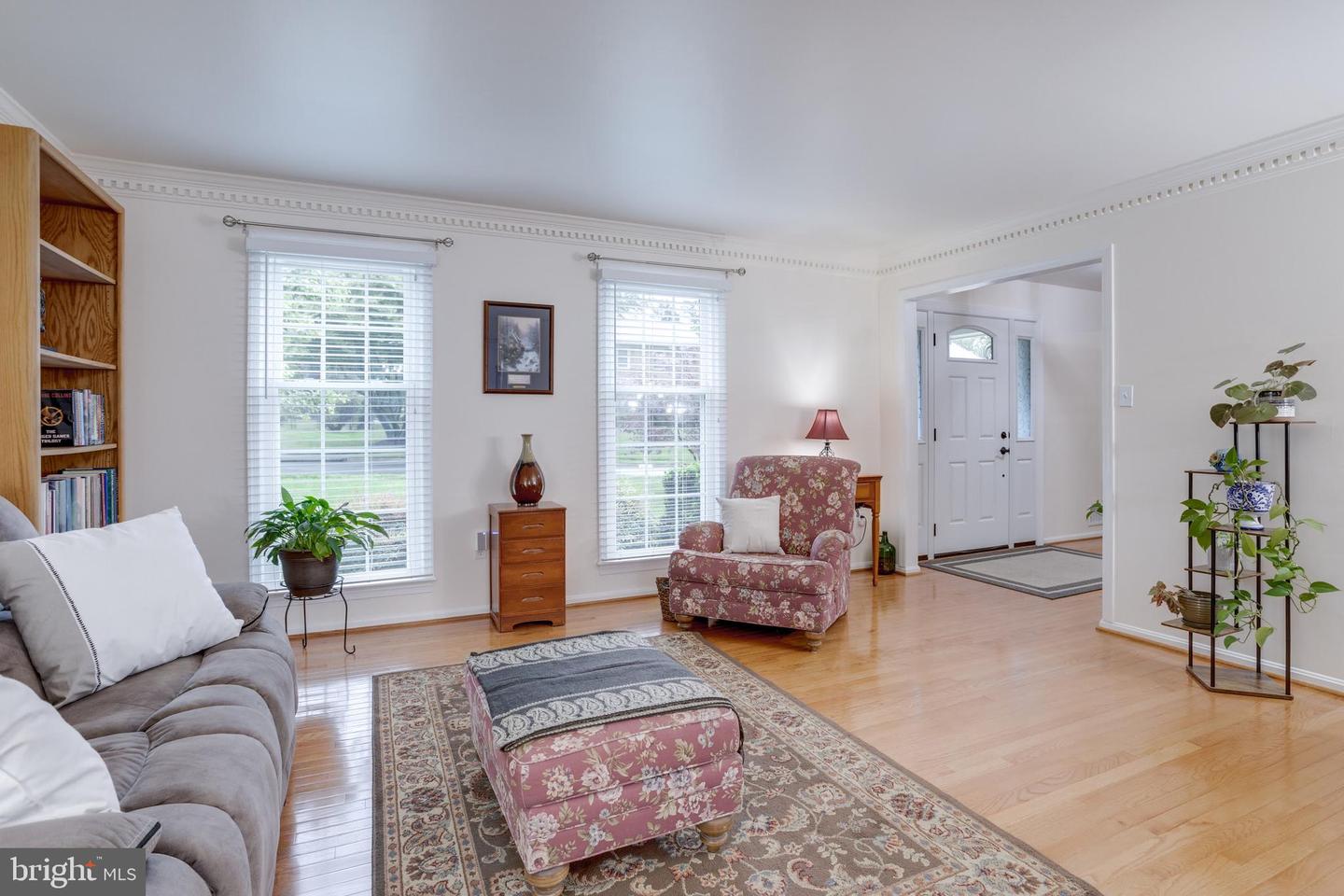 9808 FLINTRIDGE CT, FAIRFAX, Virginia 22032, 4 Bedrooms Bedrooms, ,3 BathroomsBathrooms,Residential,For sale,9808 FLINTRIDGE CT,VAFX2239742 MLS # VAFX2239742