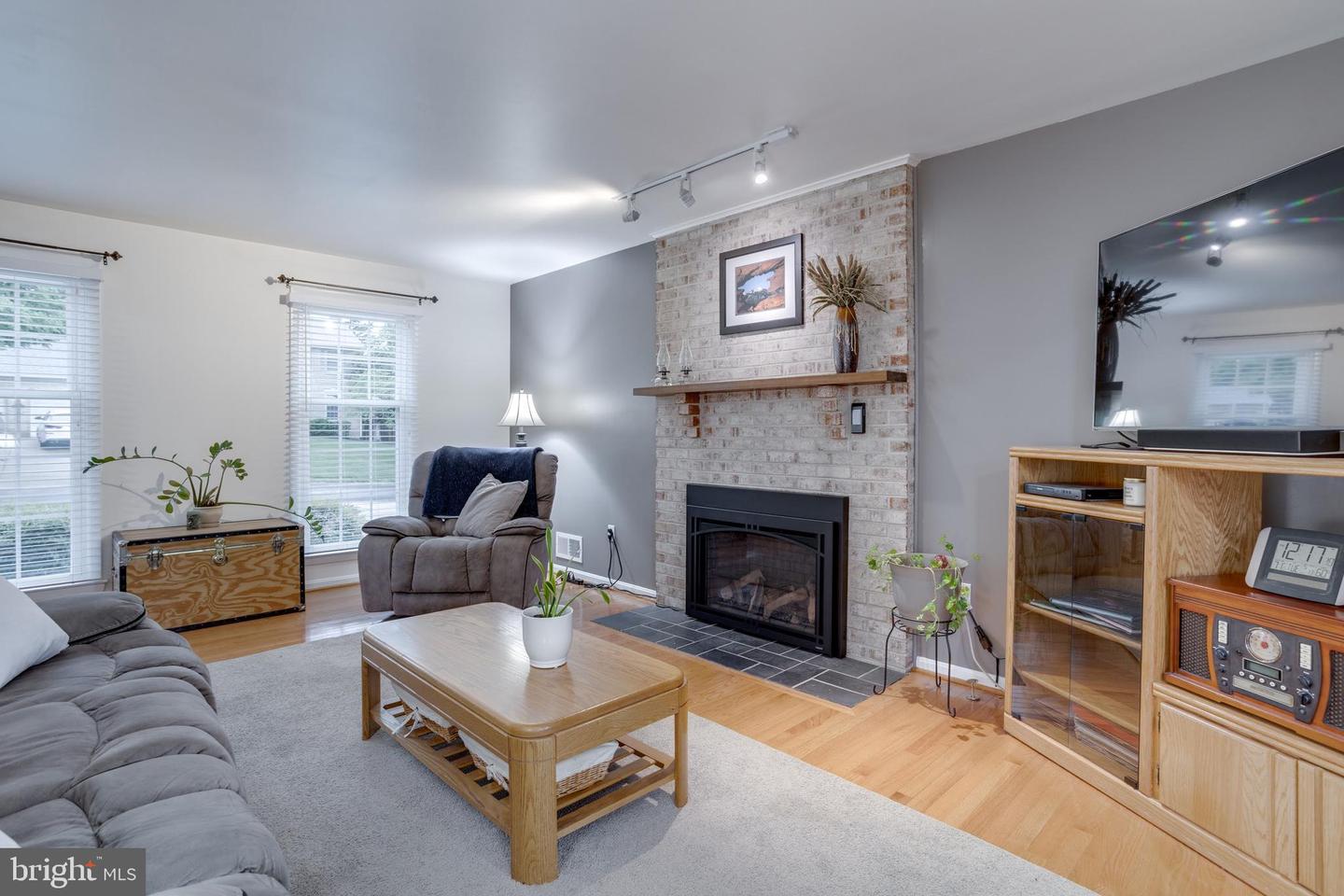 9808 FLINTRIDGE CT, FAIRFAX, Virginia 22032, 4 Bedrooms Bedrooms, ,3 BathroomsBathrooms,Residential,For sale,9808 FLINTRIDGE CT,VAFX2239742 MLS # VAFX2239742