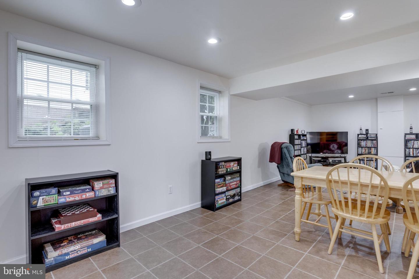 9808 FLINTRIDGE CT, FAIRFAX, Virginia 22032, 4 Bedrooms Bedrooms, ,3 BathroomsBathrooms,Residential,For sale,9808 FLINTRIDGE CT,VAFX2239742 MLS # VAFX2239742