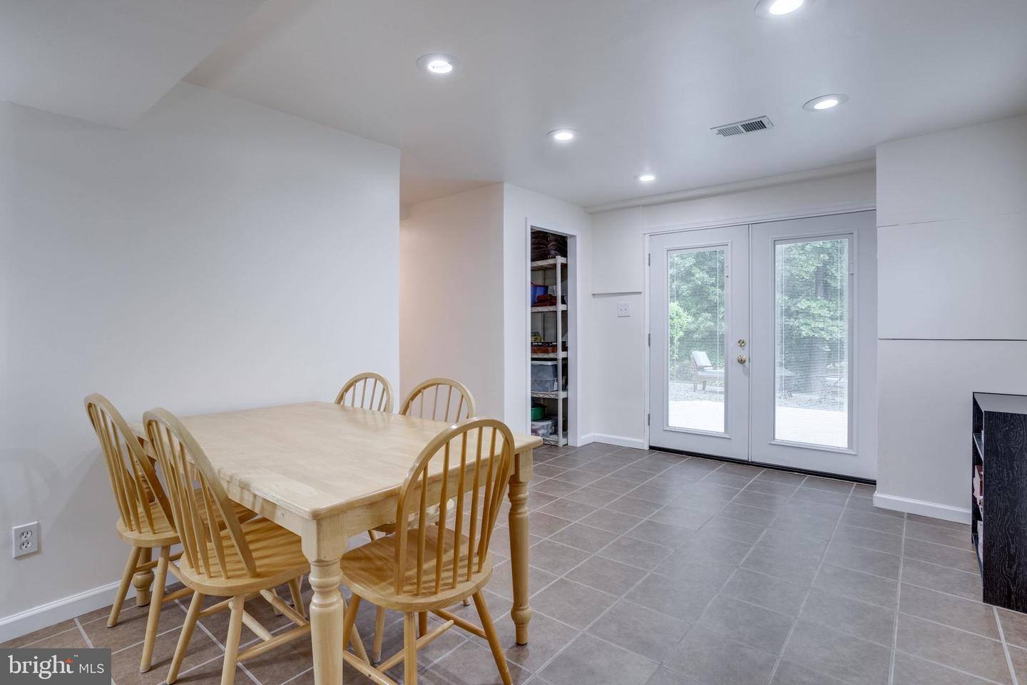 9808 FLINTRIDGE CT, FAIRFAX, Virginia 22032, 4 Bedrooms Bedrooms, ,3 BathroomsBathrooms,Residential,For sale,9808 FLINTRIDGE CT,VAFX2239742 MLS # VAFX2239742