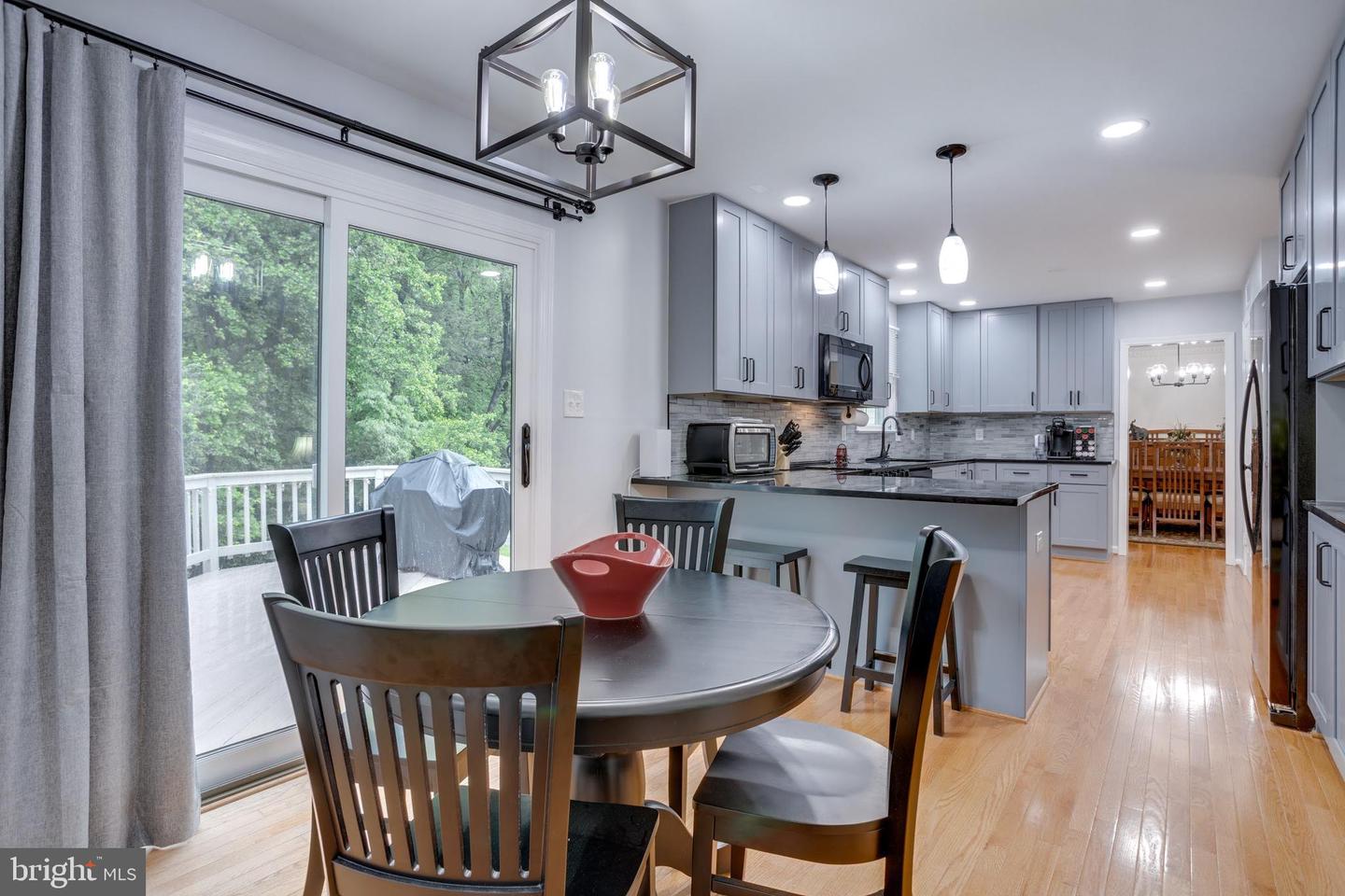 9808 FLINTRIDGE CT, FAIRFAX, Virginia 22032, 4 Bedrooms Bedrooms, ,3 BathroomsBathrooms,Residential,For sale,9808 FLINTRIDGE CT,VAFX2239742 MLS # VAFX2239742