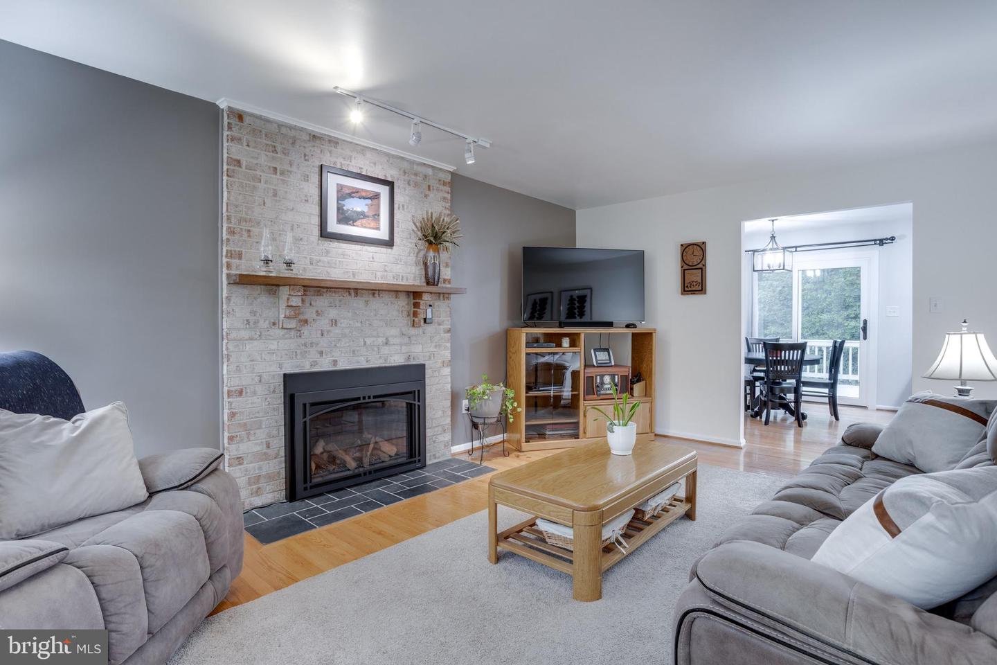 9808 FLINTRIDGE CT, FAIRFAX, Virginia 22032, 4 Bedrooms Bedrooms, ,3 BathroomsBathrooms,Residential,For sale,9808 FLINTRIDGE CT,VAFX2239742 MLS # VAFX2239742