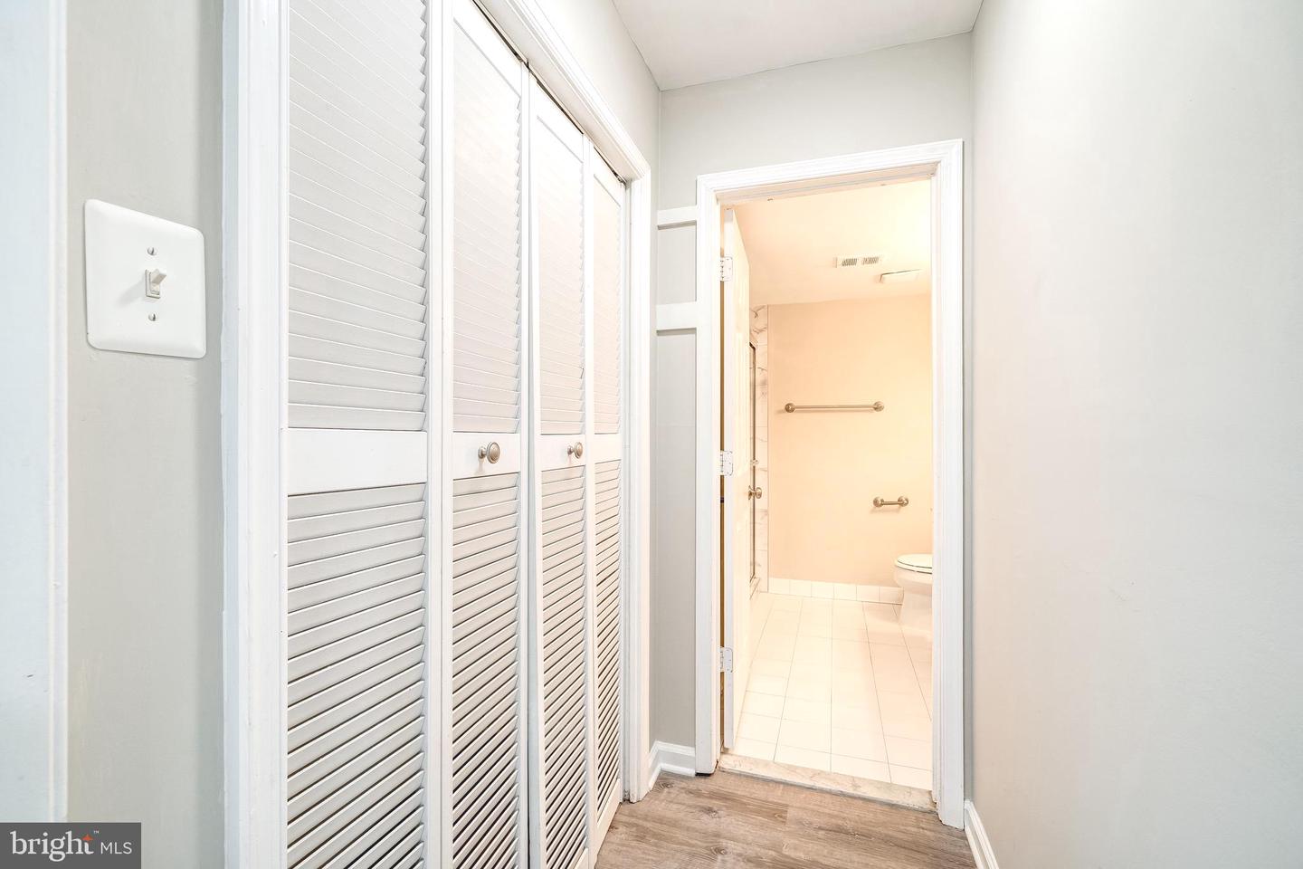 8318-A KINGSGATE RD #537, SPRINGFIELD, Virginia 22152, 3 Bedrooms Bedrooms, ,2 BathroomsBathrooms,Residential,For sale,8318-A KINGSGATE RD #537,VAFX2239758 MLS # VAFX2239758
