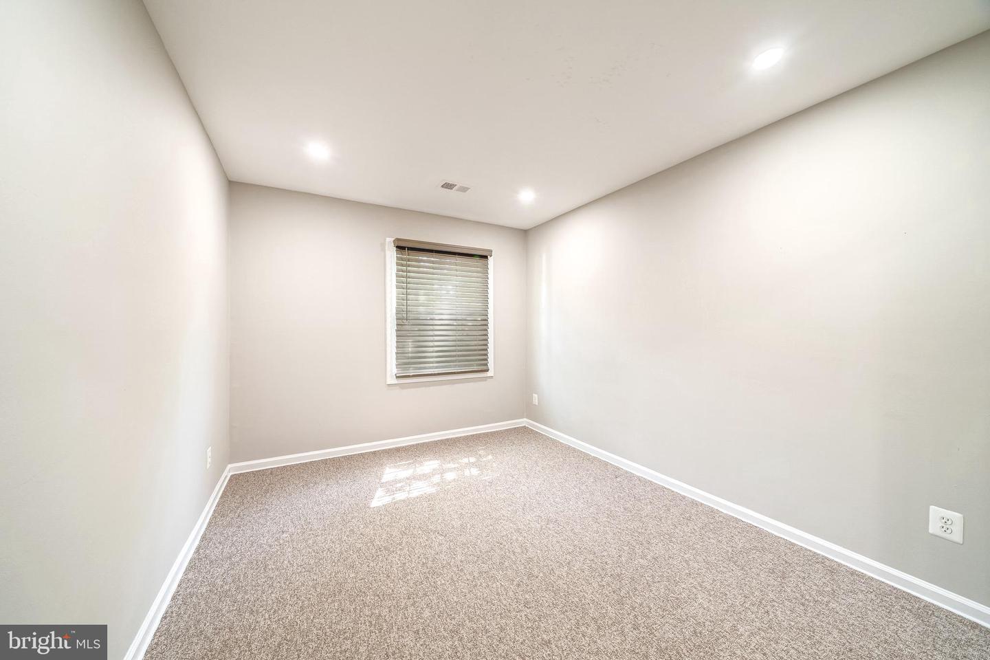 8318-A KINGSGATE RD #537, SPRINGFIELD, Virginia 22152, 3 Bedrooms Bedrooms, ,2 BathroomsBathrooms,Residential,For sale,8318-A KINGSGATE RD #537,VAFX2239758 MLS # VAFX2239758