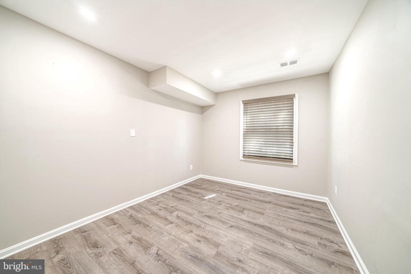 8318-A KINGSGATE RD #537, SPRINGFIELD, Virginia 22152, 3 Bedrooms Bedrooms, ,2 BathroomsBathrooms,Residential,For sale,8318-A KINGSGATE RD #537,VAFX2239758 MLS # VAFX2239758
