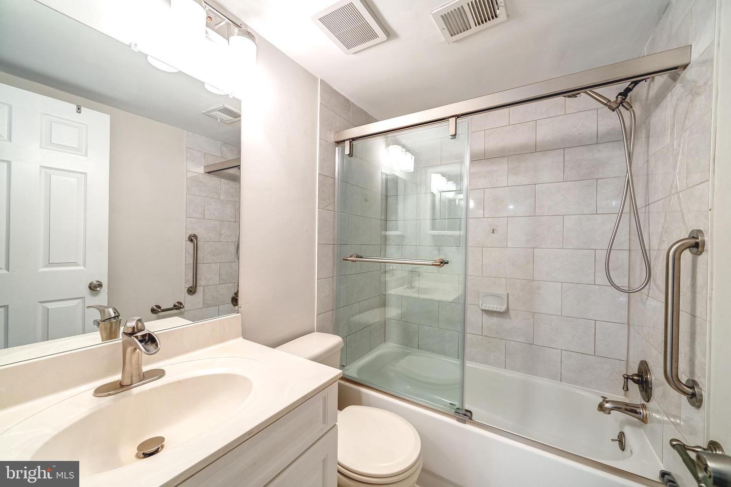 8318-A KINGSGATE RD #537, SPRINGFIELD, Virginia 22152, 3 Bedrooms Bedrooms, ,2 BathroomsBathrooms,Residential,For sale,8318-A KINGSGATE RD #537,VAFX2239758 MLS # VAFX2239758