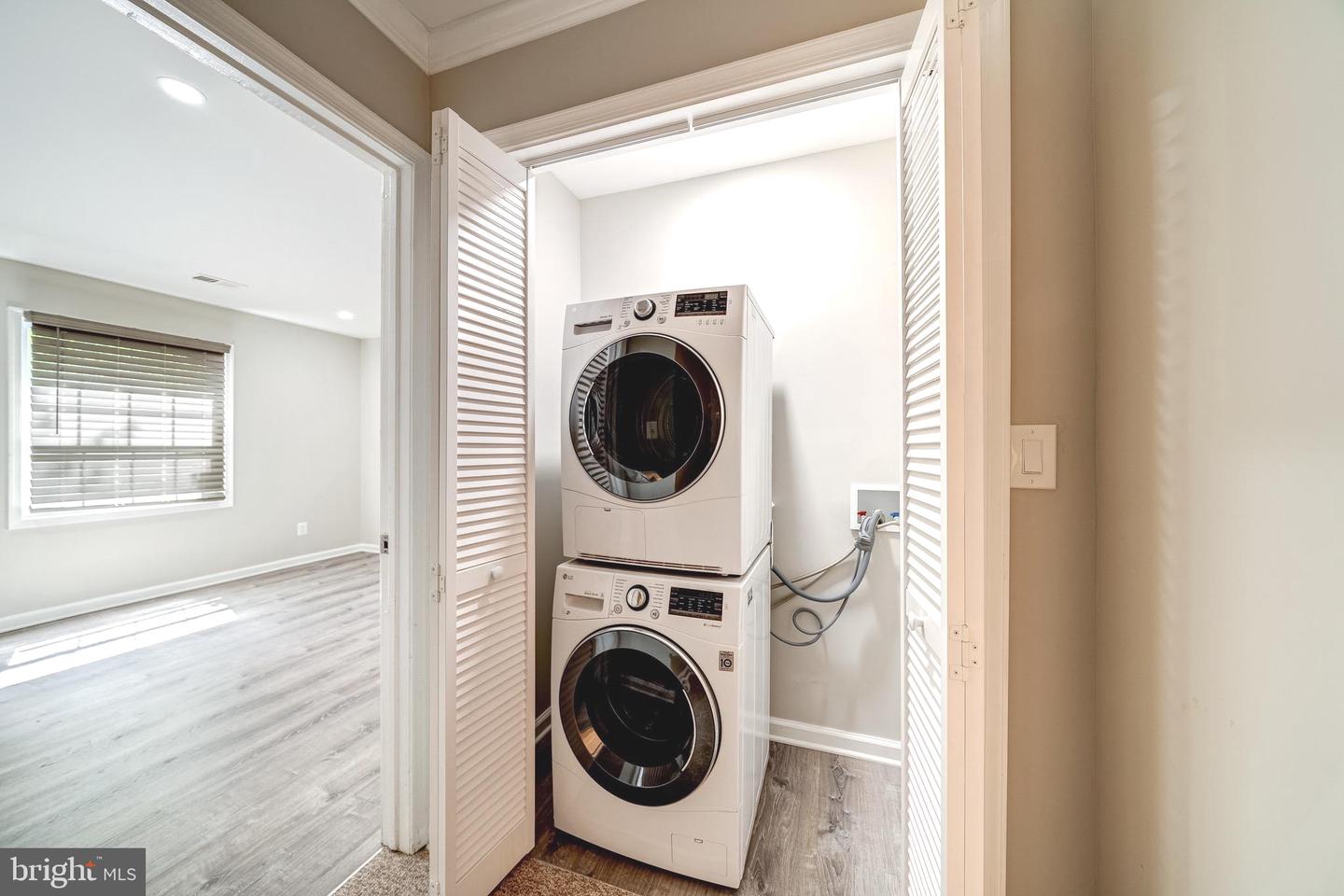 8318-A KINGSGATE RD #537, SPRINGFIELD, Virginia 22152, 3 Bedrooms Bedrooms, ,2 BathroomsBathrooms,Residential,For sale,8318-A KINGSGATE RD #537,VAFX2239758 MLS # VAFX2239758