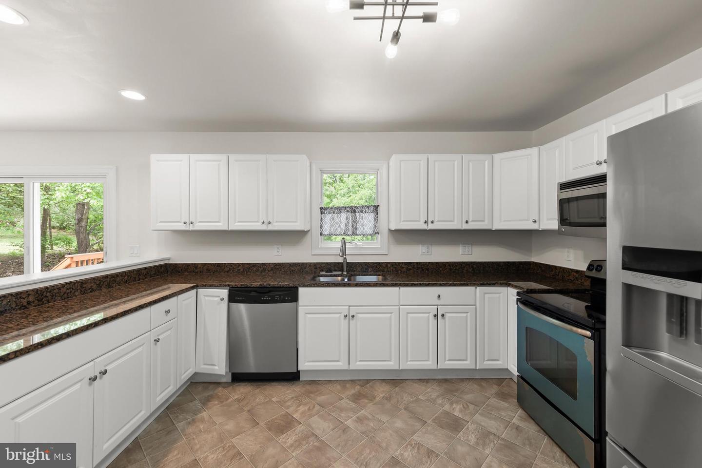166 LAKE HOLIDAY RD, CROSS JUNCTION, Virginia 22625, 3 Bedrooms Bedrooms, ,3 BathroomsBathrooms,Residential,For sale,166 LAKE HOLIDAY RD,VAFV2034046 MLS # VAFV2034046
