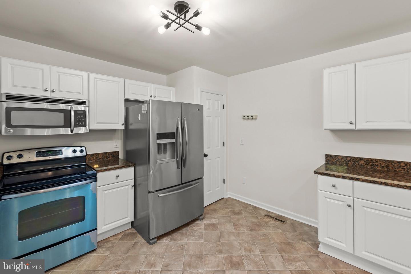 166 LAKE HOLIDAY RD, CROSS JUNCTION, Virginia 22625, 3 Bedrooms Bedrooms, ,3 BathroomsBathrooms,Residential,For sale,166 LAKE HOLIDAY RD,VAFV2034046 MLS # VAFV2034046