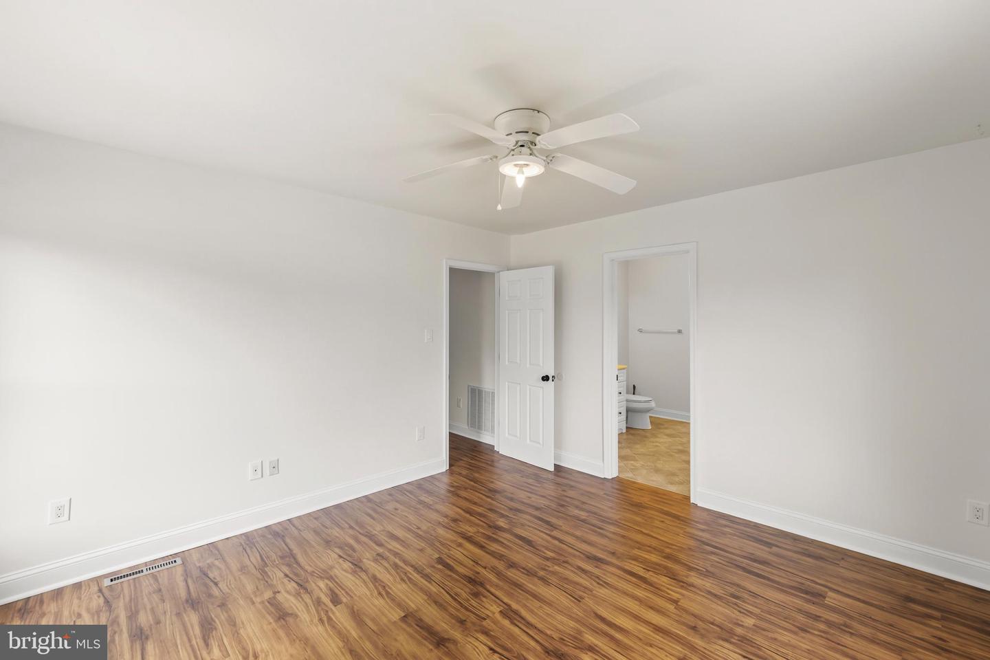 166 LAKE HOLIDAY RD, CROSS JUNCTION, Virginia 22625, 3 Bedrooms Bedrooms, ,3 BathroomsBathrooms,Residential,For sale,166 LAKE HOLIDAY RD,VAFV2034046 MLS # VAFV2034046