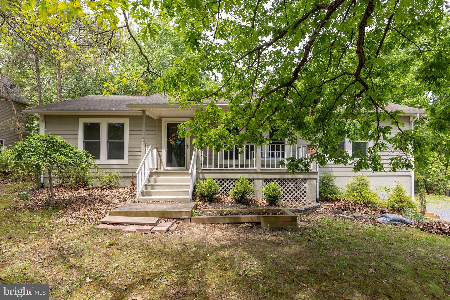 166 LAKE HOLIDAY RD, CROSS JUNCTION, Virginia 22625, 3 Bedrooms Bedrooms, ,3 BathroomsBathrooms,Residential,For sale,166 LAKE HOLIDAY RD,VAFV2034046 MLS # VAFV2034046