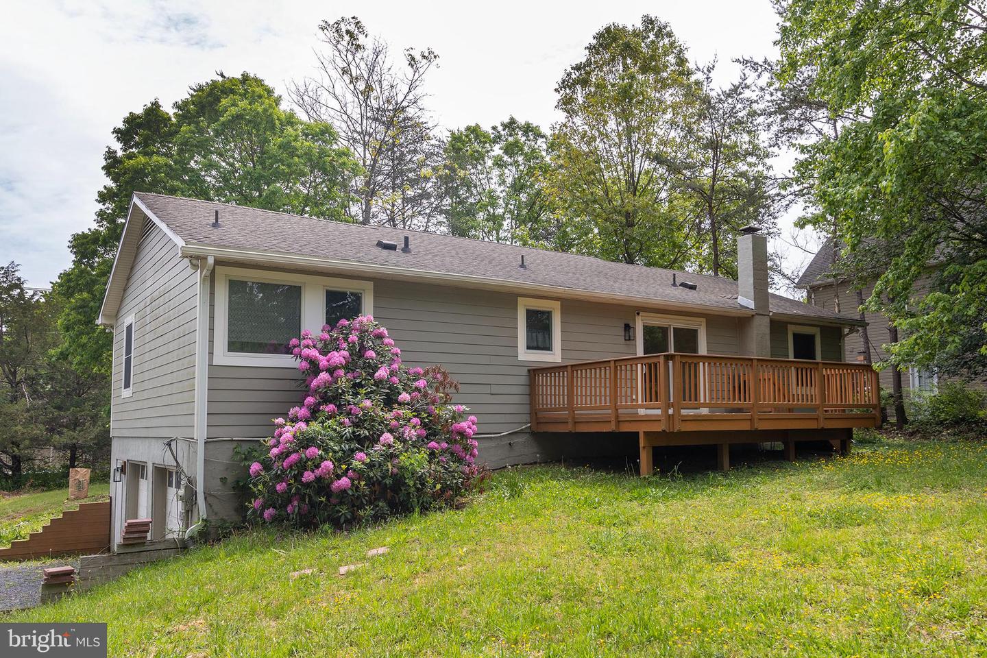 166 LAKE HOLIDAY RD, CROSS JUNCTION, Virginia 22625, 3 Bedrooms Bedrooms, ,3 BathroomsBathrooms,Residential,For sale,166 LAKE HOLIDAY RD,VAFV2034046 MLS # VAFV2034046