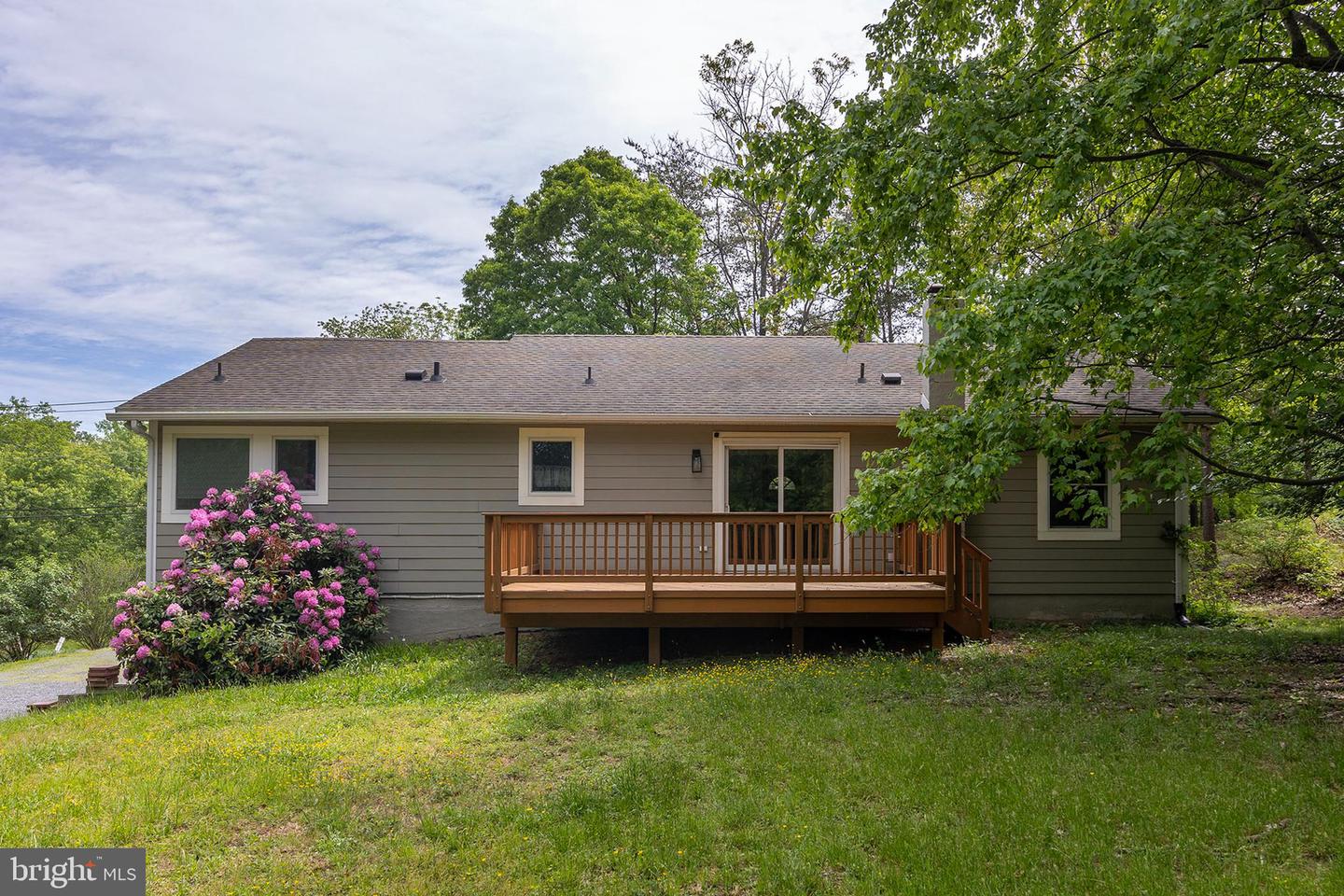 166 LAKE HOLIDAY RD, CROSS JUNCTION, Virginia 22625, 3 Bedrooms Bedrooms, ,3 BathroomsBathrooms,Residential,For sale,166 LAKE HOLIDAY RD,VAFV2034046 MLS # VAFV2034046
