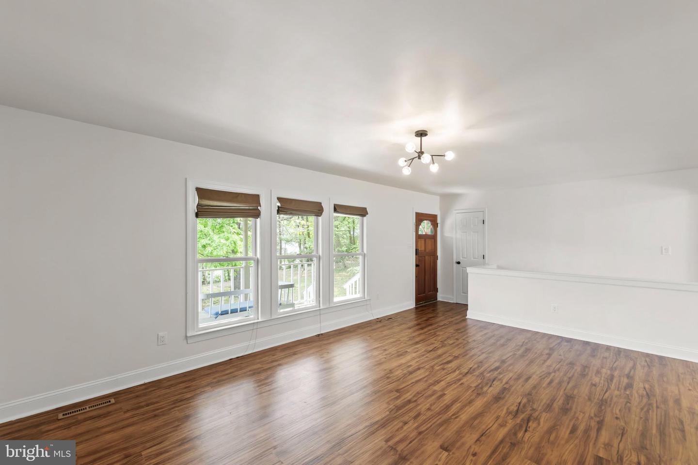166 LAKE HOLIDAY RD, CROSS JUNCTION, Virginia 22625, 3 Bedrooms Bedrooms, ,3 BathroomsBathrooms,Residential,For sale,166 LAKE HOLIDAY RD,VAFV2034046 MLS # VAFV2034046