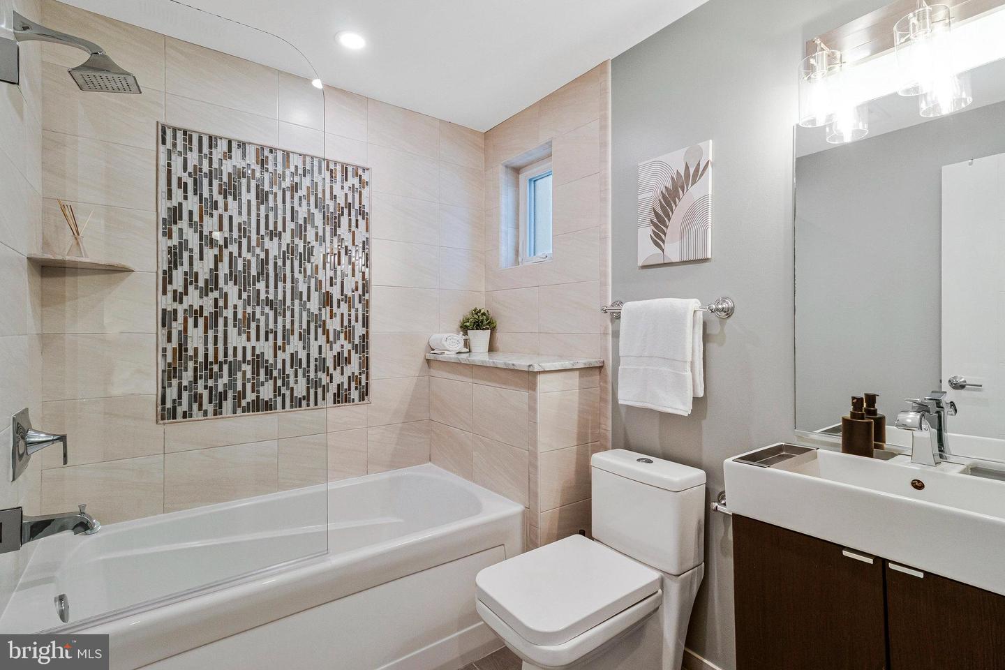 756 PARK RD NW #2, WASHINGTON, District Of Columbia 20010, 2 Bedrooms Bedrooms, ,2 BathroomsBathrooms,Residential,For sale,756 PARK RD NW #2,DCDC2199734 MLS # DCDC2199734
