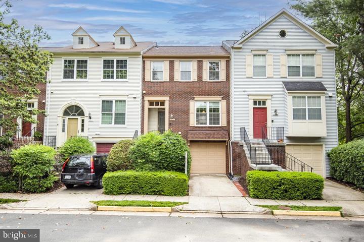 5815 WALDEN COMMONS CT #123, BURKE, Virginia 22015, 3 Bedrooms Bedrooms, ,2 BathroomsBathrooms,Residential,For sale,5815 WALDEN COMMONS CT #123,VAFX2239814 MLS # VAFX2239814