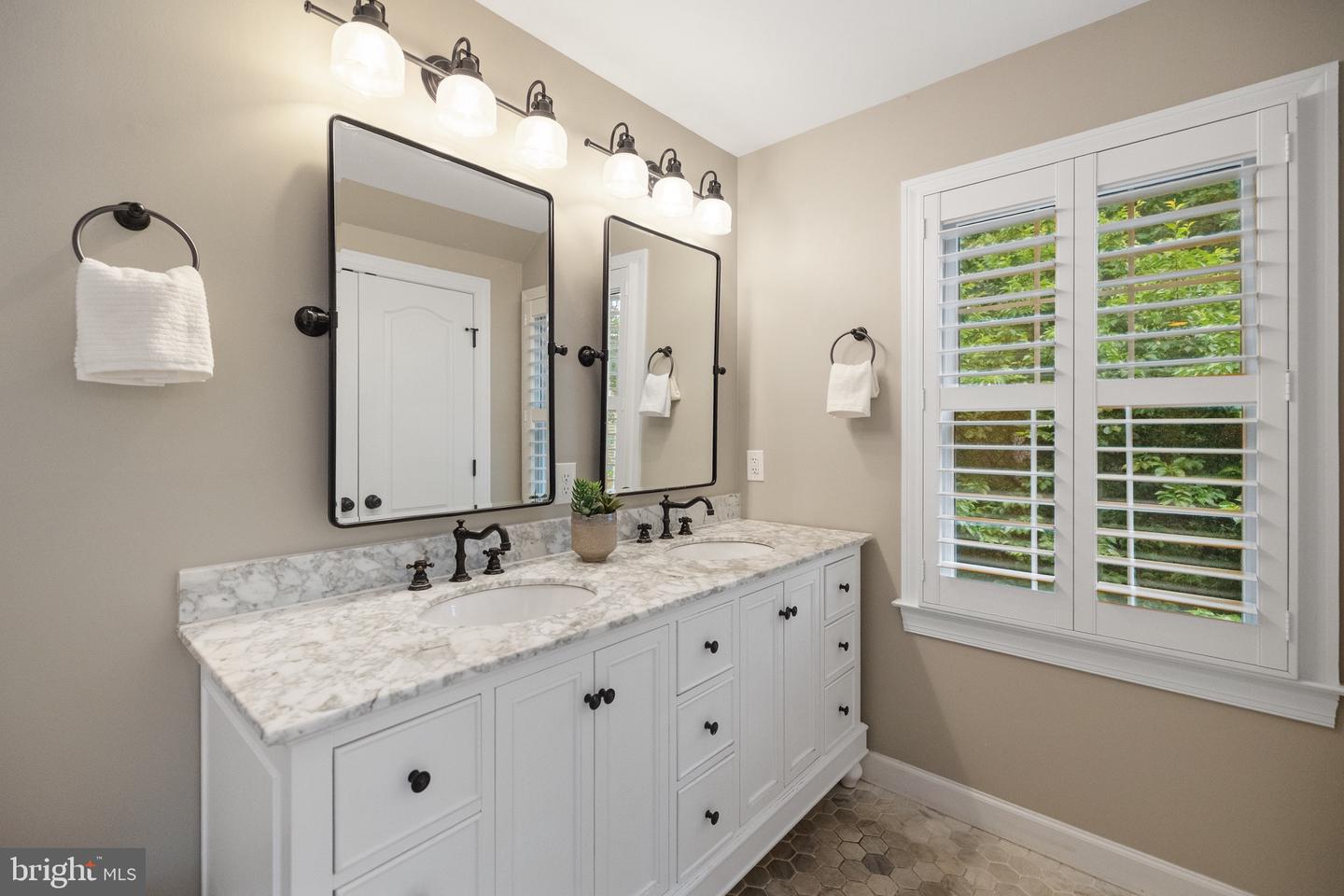 9526 CLAYCHIN CT, BURKE, Virginia 22015, 5 Bedrooms Bedrooms, ,3 BathroomsBathrooms,Residential,For sale,9526 CLAYCHIN CT,VAFX2239846 MLS # VAFX2239846