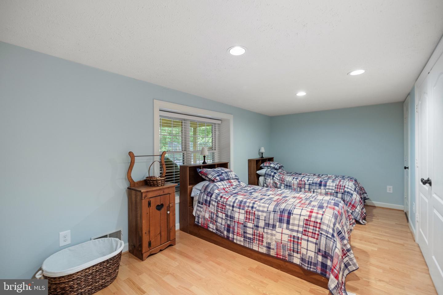 9526 CLAYCHIN CT, BURKE, Virginia 22015, 5 Bedrooms Bedrooms, ,3 BathroomsBathrooms,Residential,For sale,9526 CLAYCHIN CT,VAFX2239846 MLS # VAFX2239846