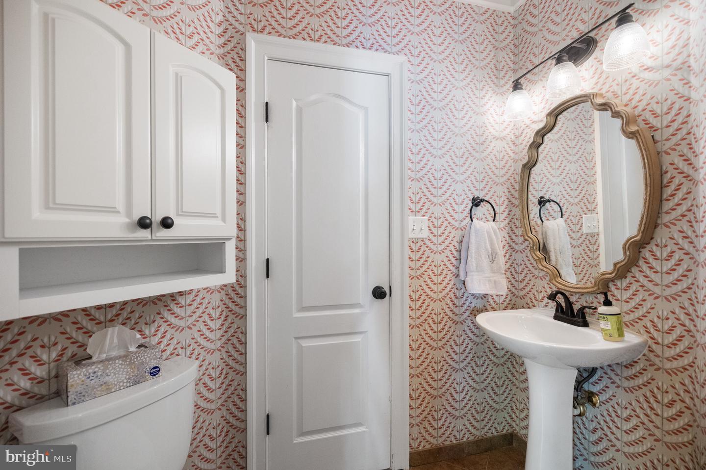 9526 CLAYCHIN CT, BURKE, Virginia 22015, 5 Bedrooms Bedrooms, ,3 BathroomsBathrooms,Residential,For sale,9526 CLAYCHIN CT,VAFX2239846 MLS # VAFX2239846