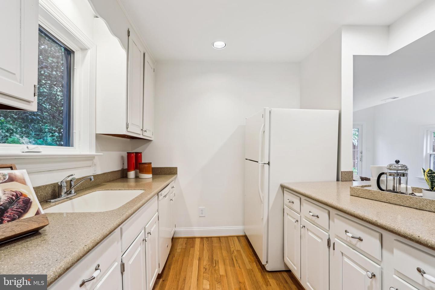 104 E OXFORD AVE, ALEXANDRIA, Virginia 22301, 2 Bedrooms Bedrooms, ,2 BathroomsBathrooms,Residential,For sale,104 E OXFORD AVE,VAAX2045182 MLS # VAAX2045182