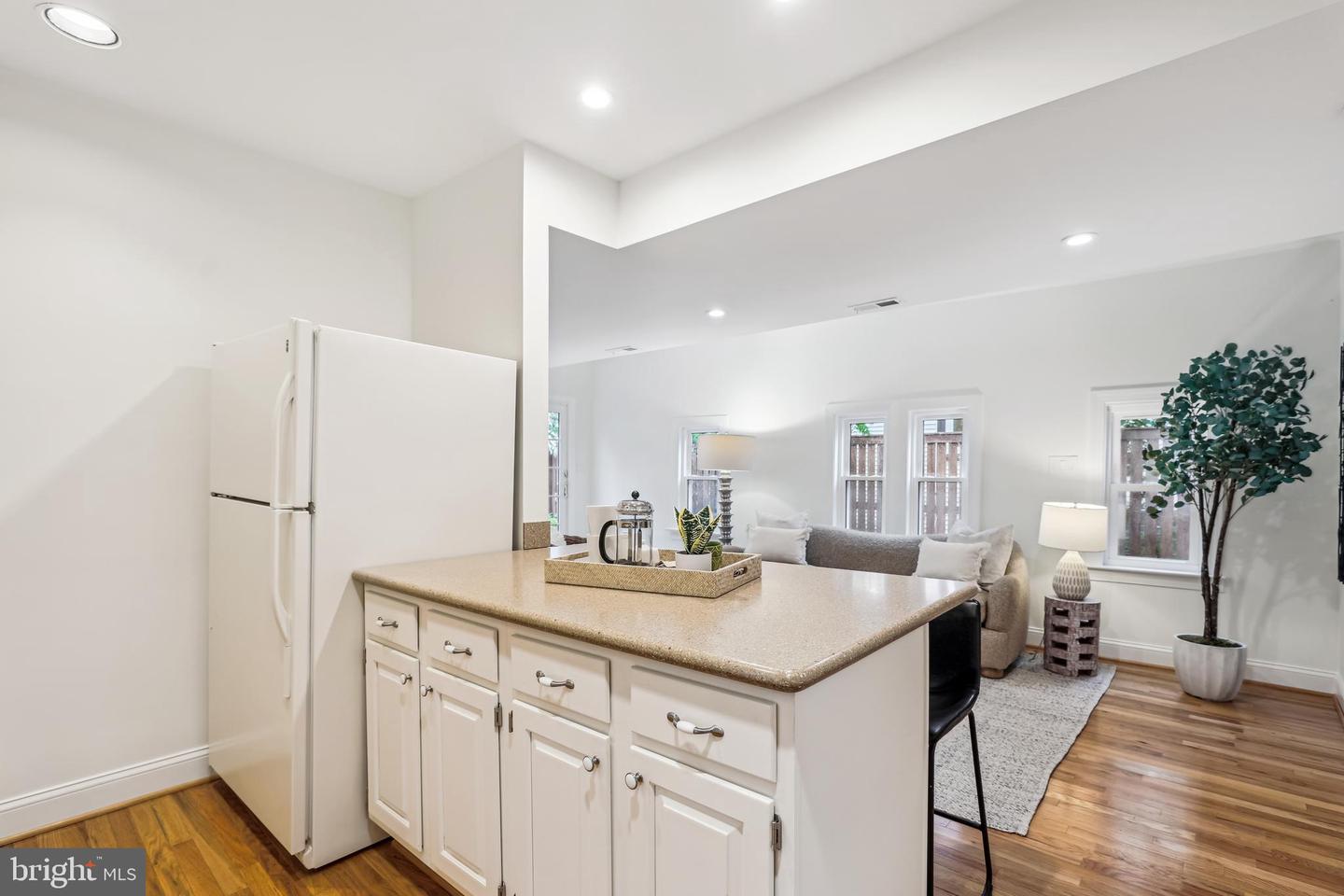 104 E OXFORD AVE, ALEXANDRIA, Virginia 22301, 2 Bedrooms Bedrooms, ,2 BathroomsBathrooms,Residential,For sale,104 E OXFORD AVE,VAAX2045182 MLS # VAAX2045182