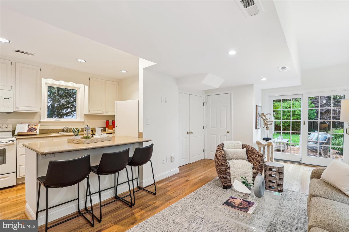 104 E OXFORD AVE, ALEXANDRIA, Virginia 22301, 2 Bedrooms Bedrooms, ,2 BathroomsBathrooms,Residential,For sale,104 E OXFORD AVE,VAAX2045182 MLS # VAAX2045182